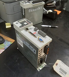 Allen-Bradley - 2097-V34PR3   ser A.